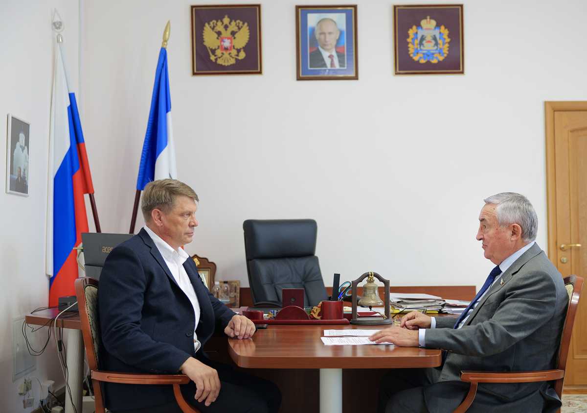 Юрий БОБРЫШЕВ: «У нас одна партия — новгородская»