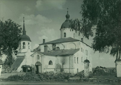 Церковь Филиппа Апостола. Вид юго-запада. Фотография 1948 года из собрания Новгородского музея-заповедника