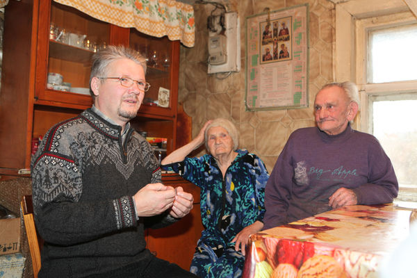 Виталий Илларионов говорит о том, что пожилым людям нужны не разовые акции, а постоянное внимание