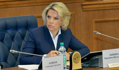 Внеочередное заседание Правительства Новгородской области вела Вероника Минина