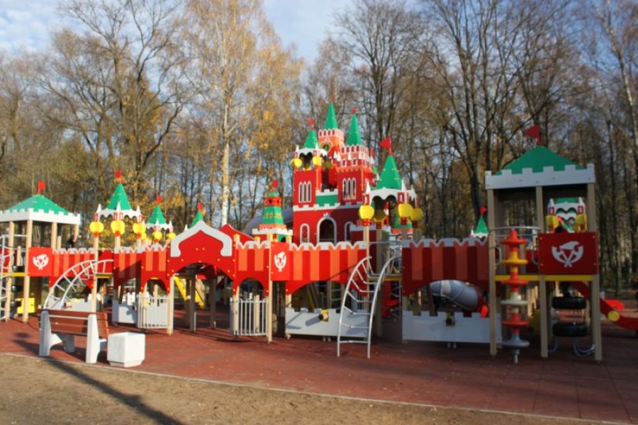 В Старой Руссе открыли детский игровой комплекс «Большой Кремль»