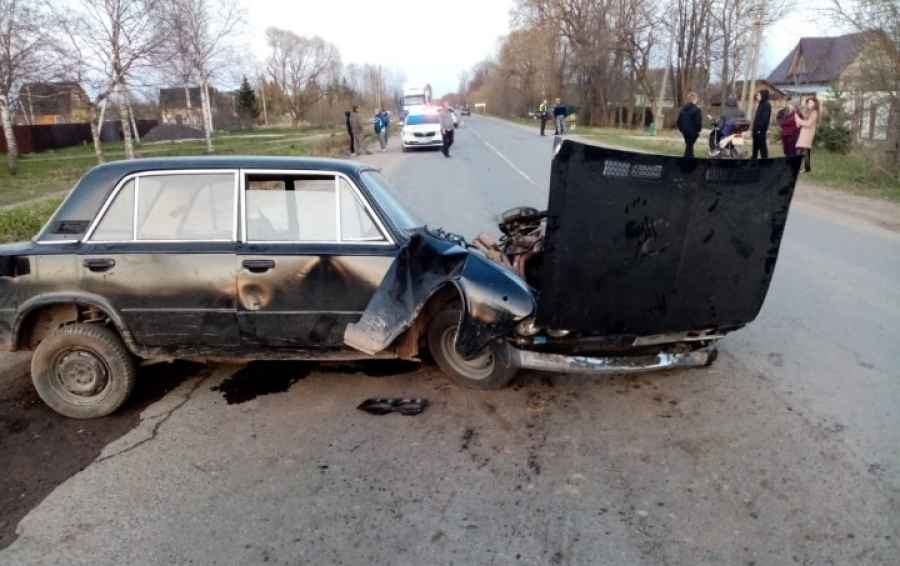 В Новгородском районе столкнулись две легковушки