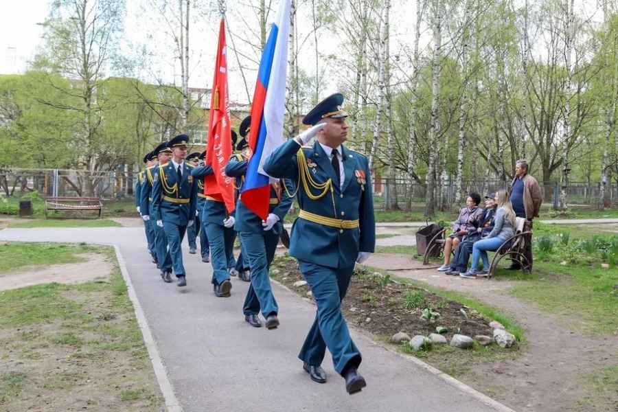 Великий Новгород отметил юбилейный День Победы (фото)