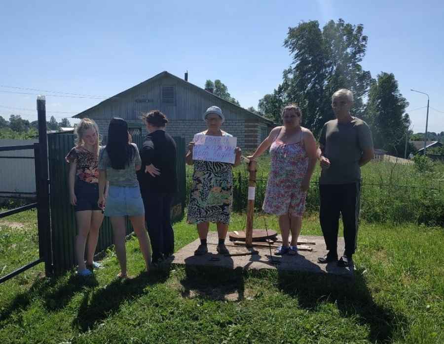 Жители деревни Дубровка отказываются голосовать по поправкам в Конституцию из-за проблем с водой