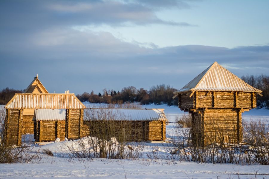 Под Великим Новгородом строится средневековая деревня