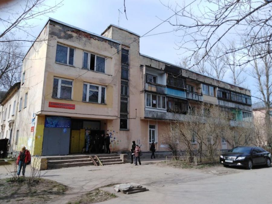 Причиной обрушения потолка в новгородском общежитии могли стать сгнившие деревянные перекрытия