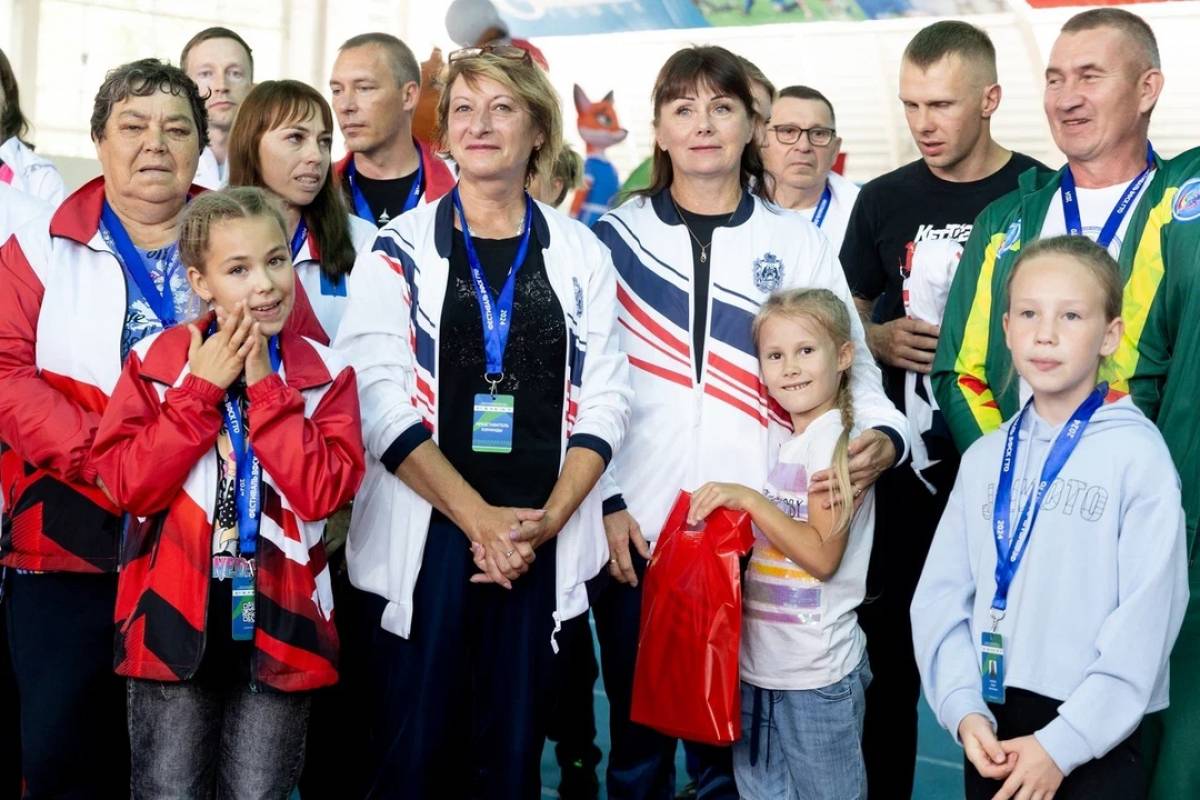 Новгородскую область представлял семья Морозовых из города Боровичи.