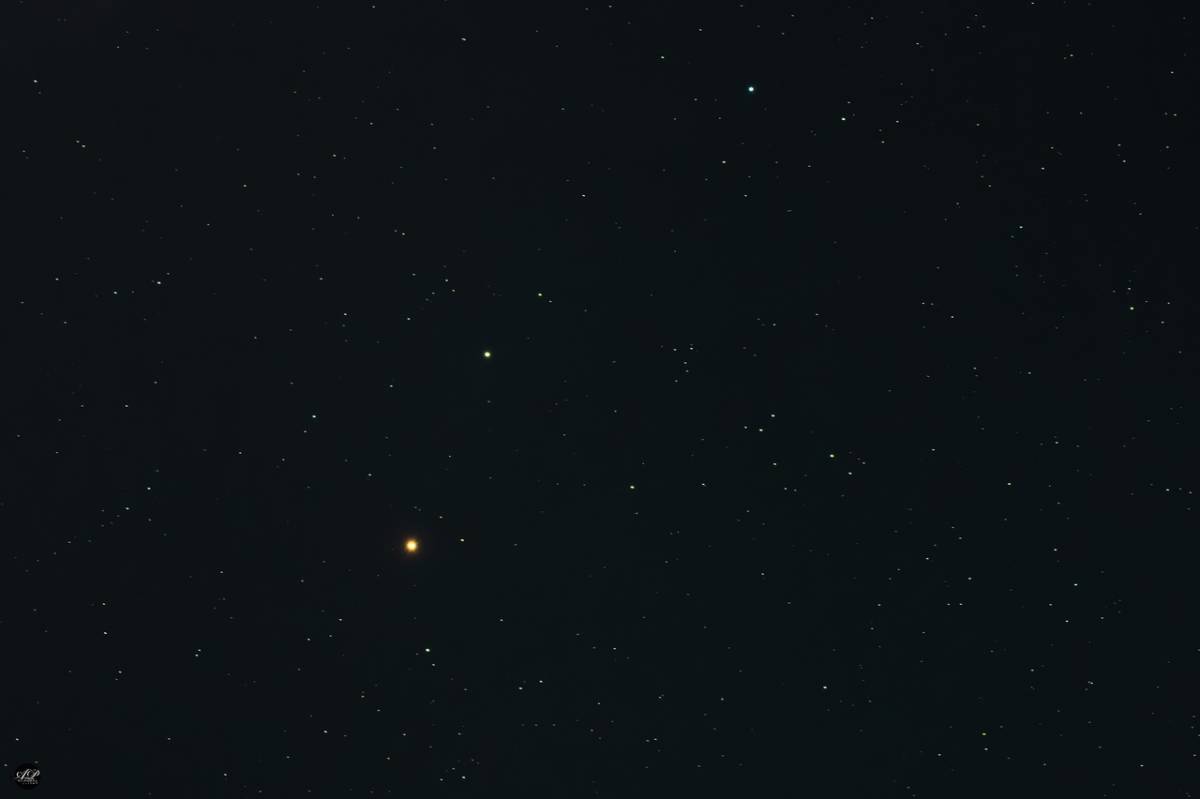 Новгородский фотограф Александр Парамонов запечатлел на ночном январском небе Марс и созвездие Близн