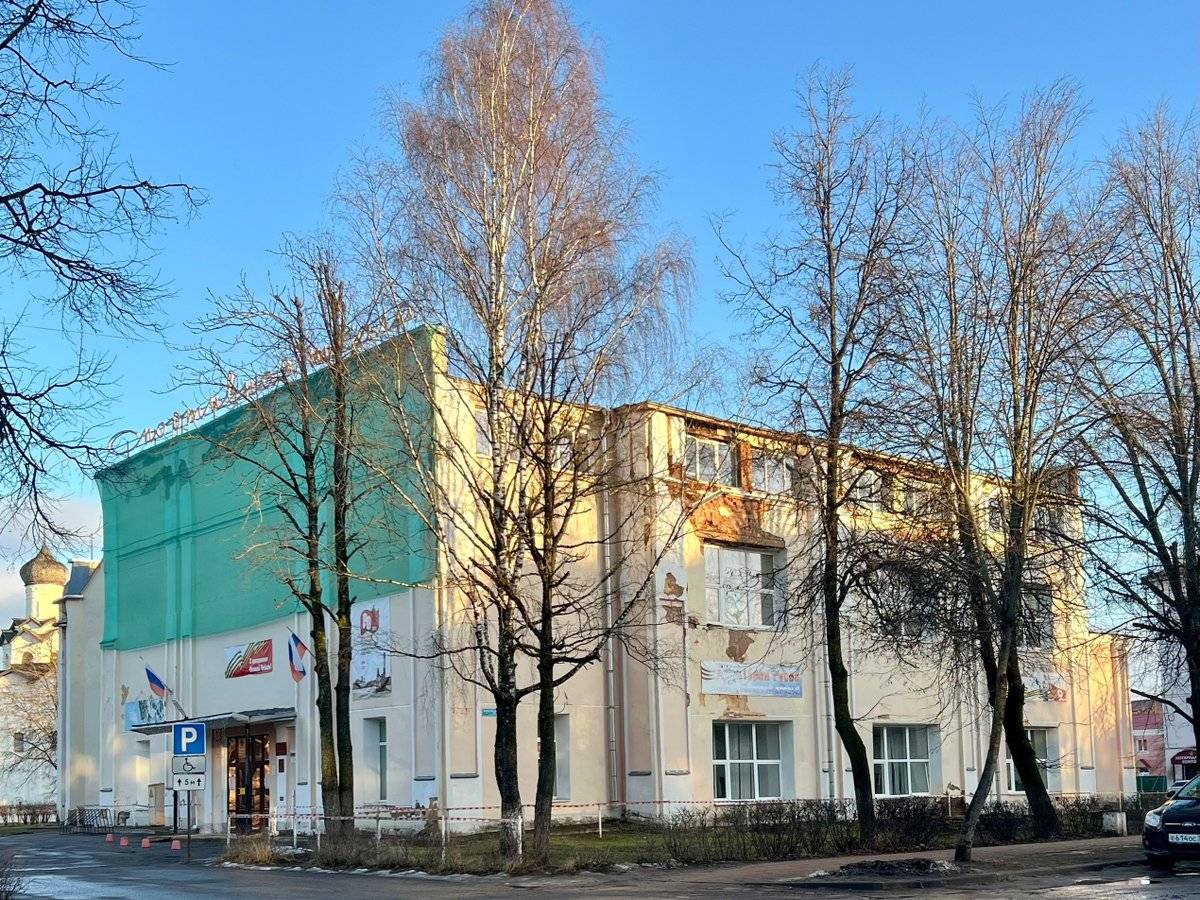 Здание спортшколы построили в 1967 году.