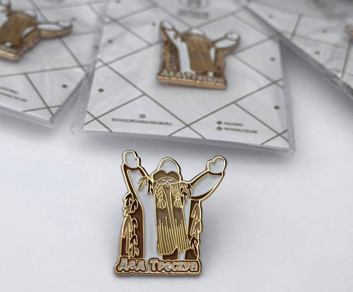 Значок появится во всех сувенирных магазинах музея.