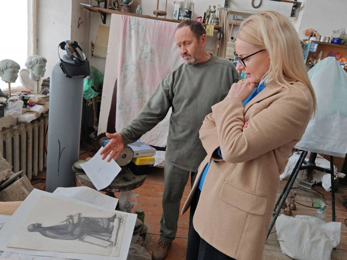 Над образом Кирика Новгородца мастер работает со свойственной ему неуёмностью.