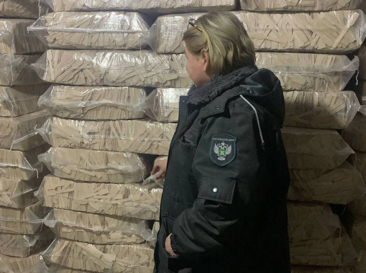 Столовые ложки, ножи и вилки проверили на соответствие фитосанитарным требованиям Китая.