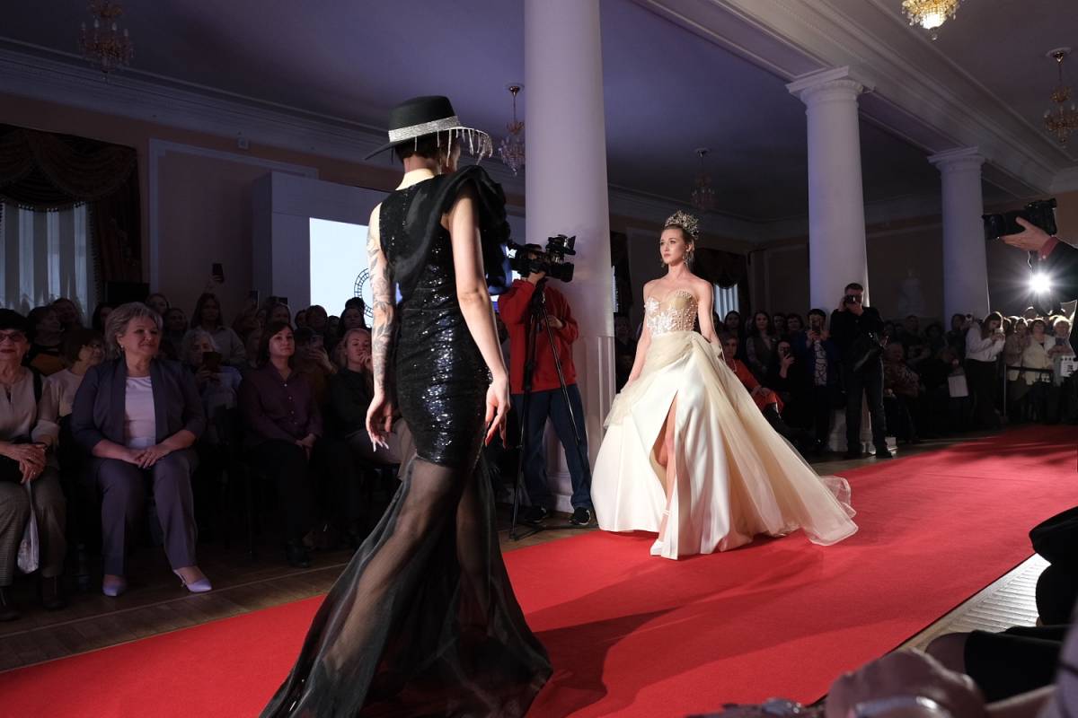 В программу форума вошёл фестиваль моды и современной русской культуры «Модный Русский».