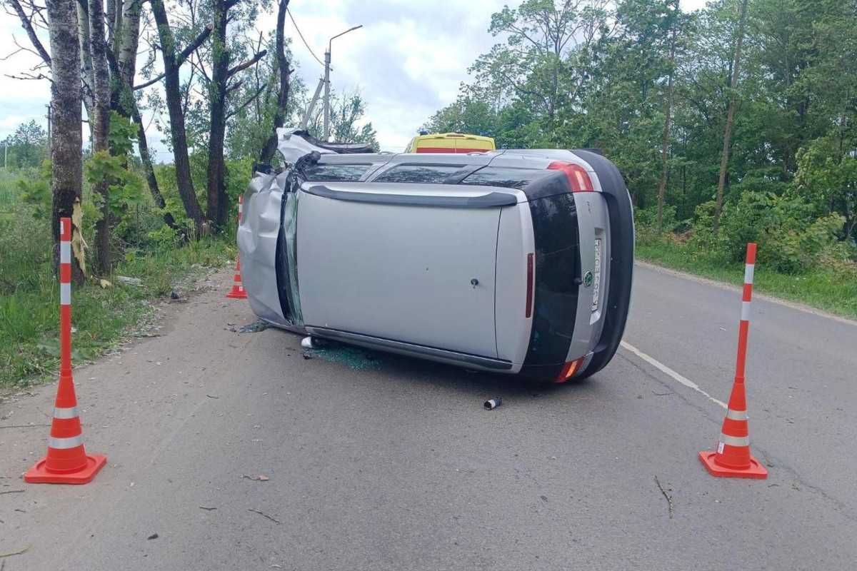 В результате ДТП водитель с телесными повреждениями доставлен в Новгородскую областную клиническую б