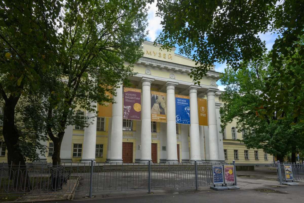 Работы художников, использованные в качестве иллюстраций к роману,, будут представлены на организова