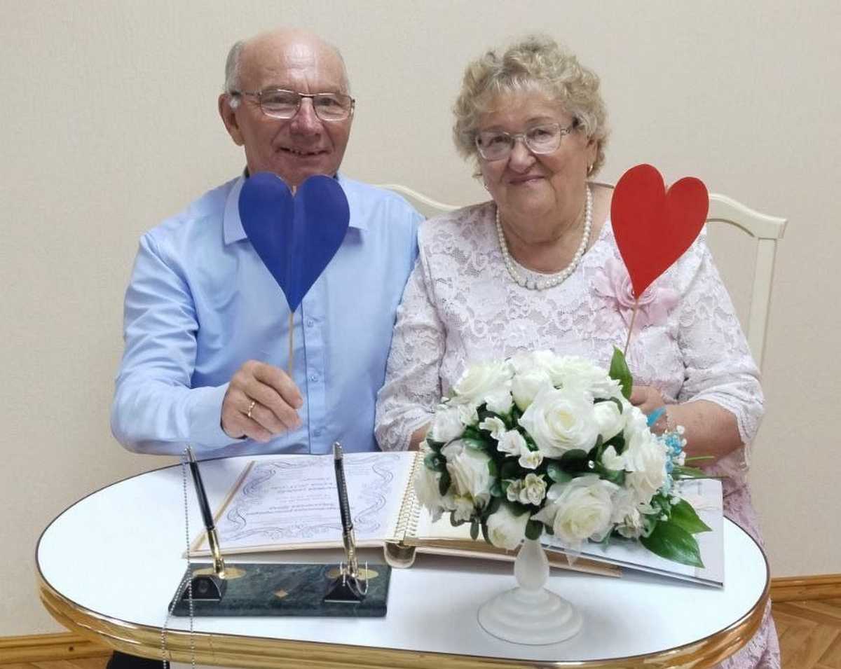 Николай и Галина Алексеевы отметили золотую свадьбу.