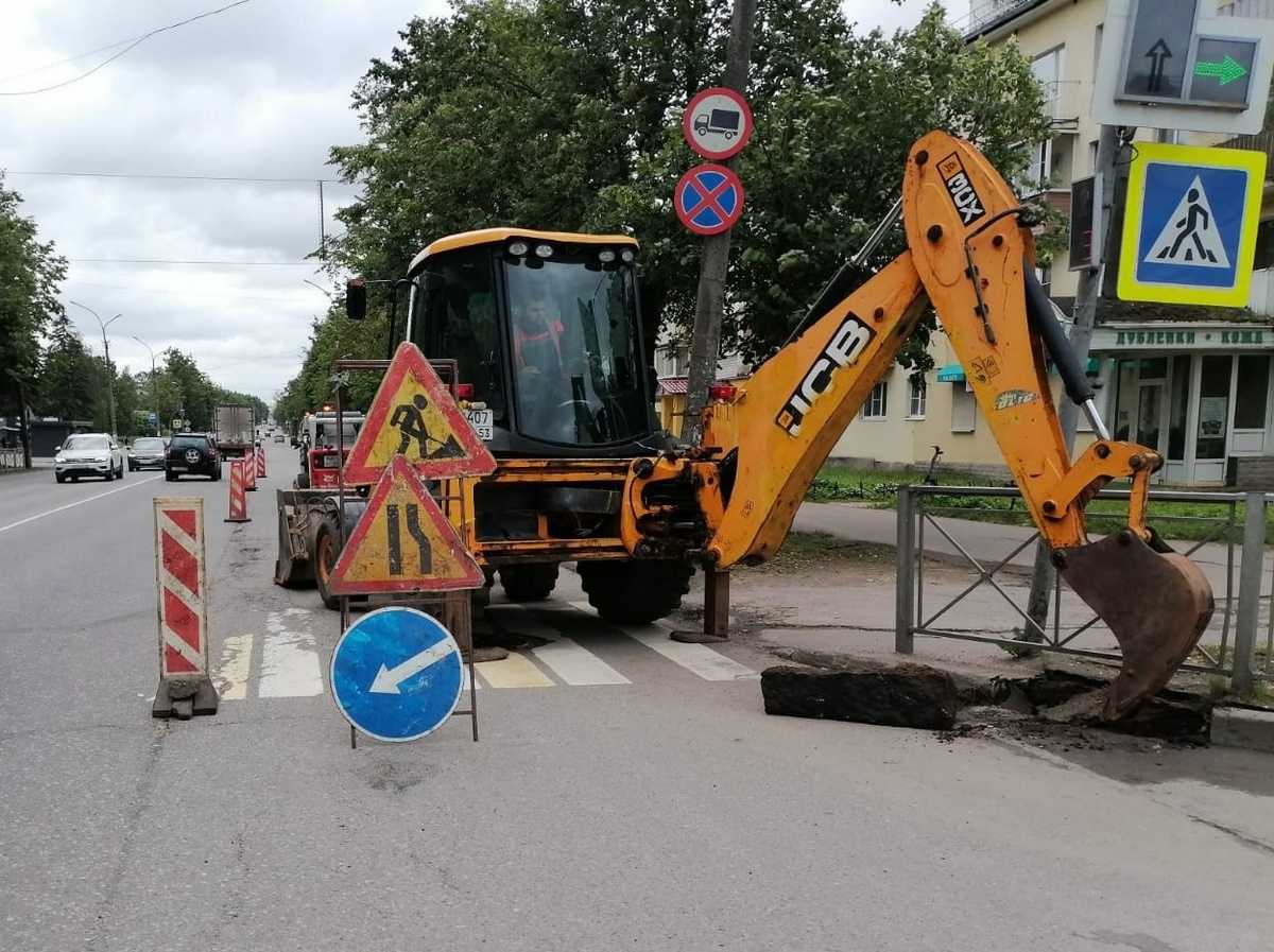 Завершить ремонт дорожники должны до 1 ноября.