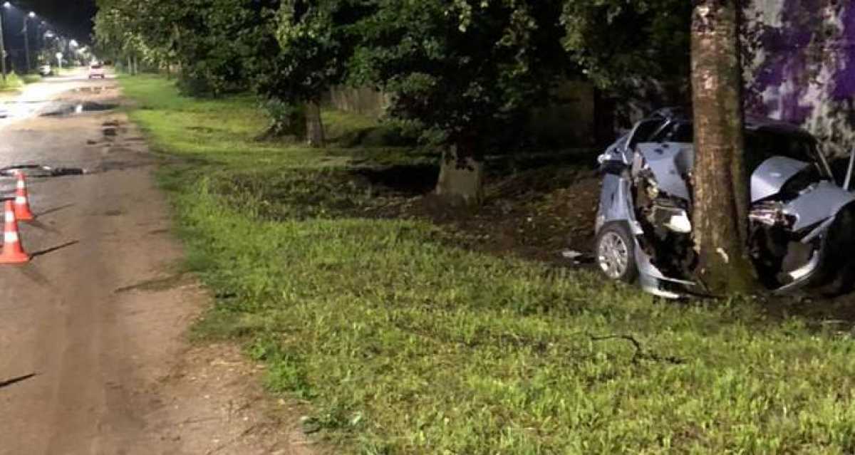 Водителя и её пассажира доставили в Боровичскую ЦРБ.