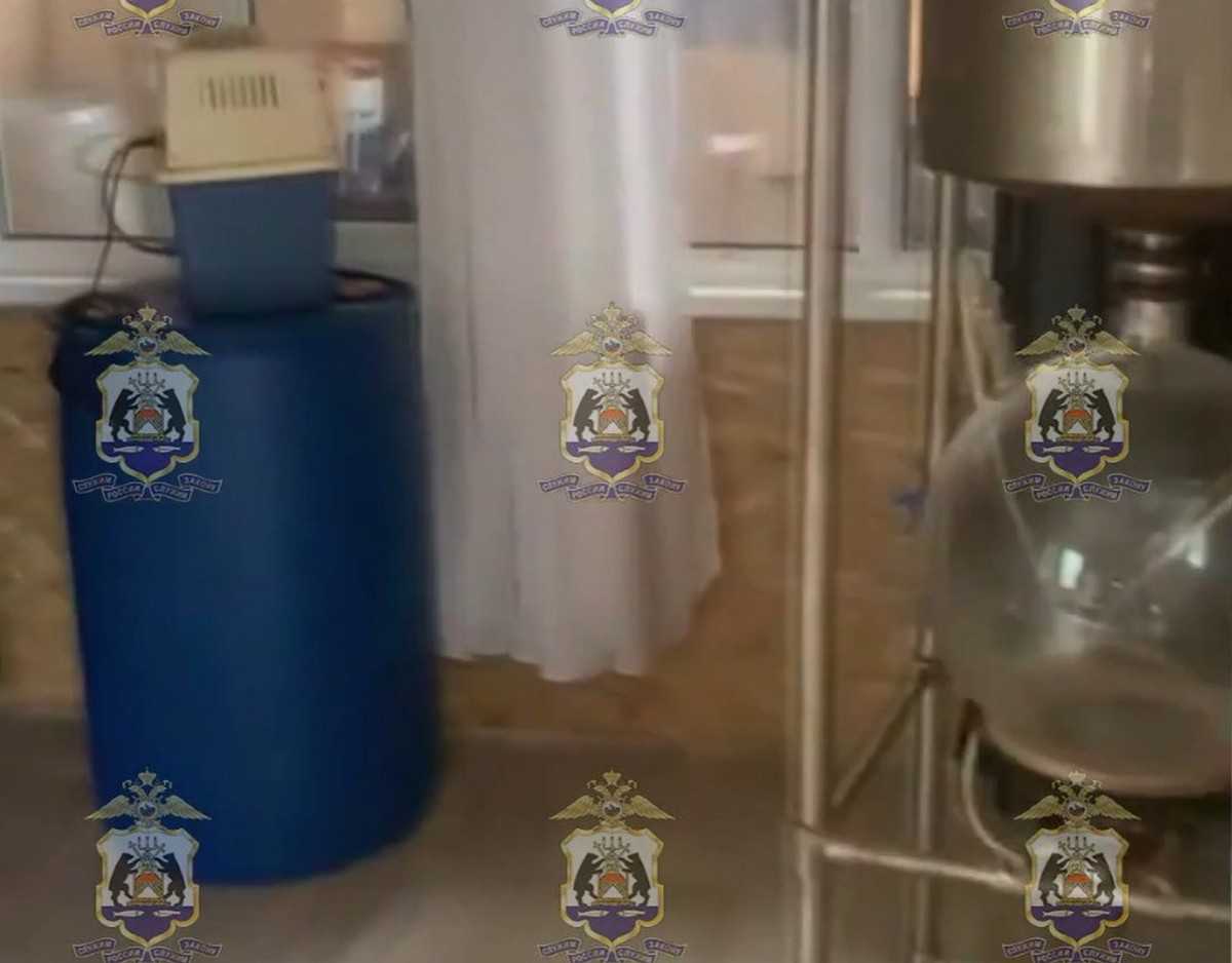 В нарколаборатории изъяли 22 килограмма готового мефедрона.