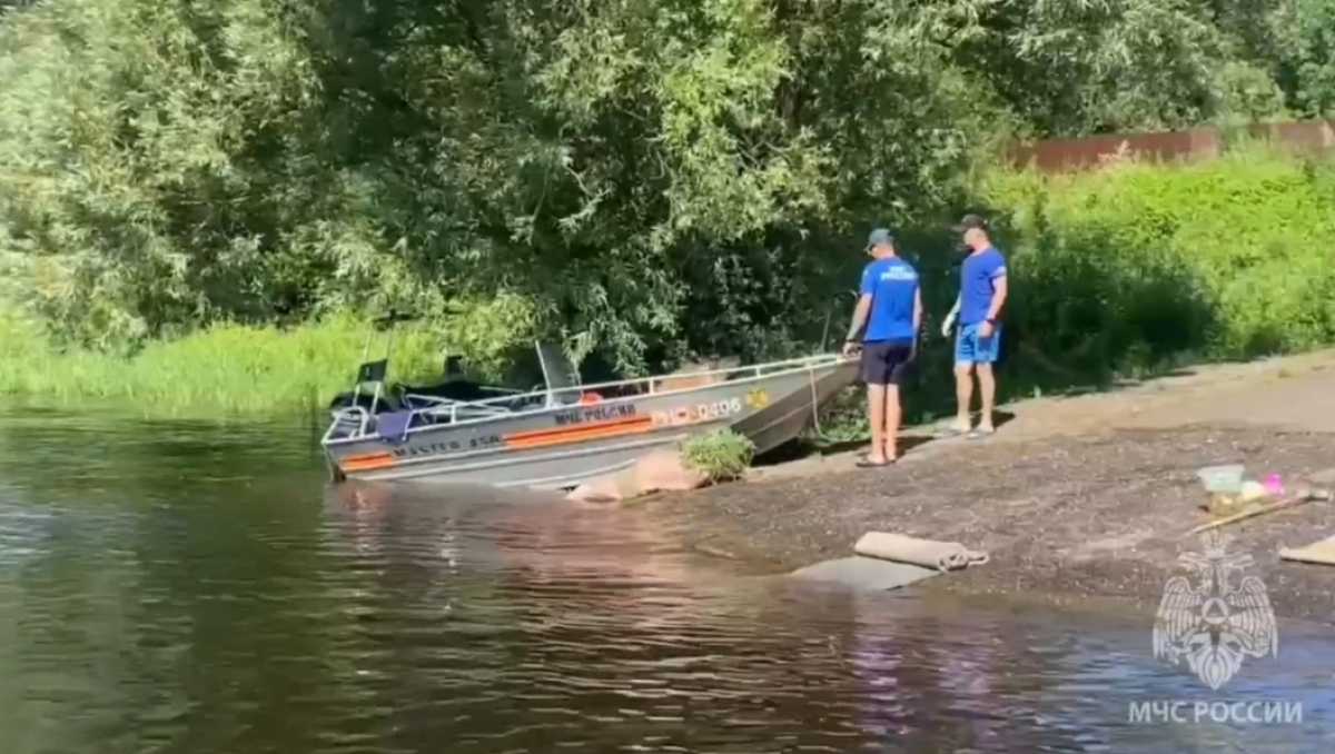 По предварительной информации, новгородец решил переплыть Волхов и пропал.