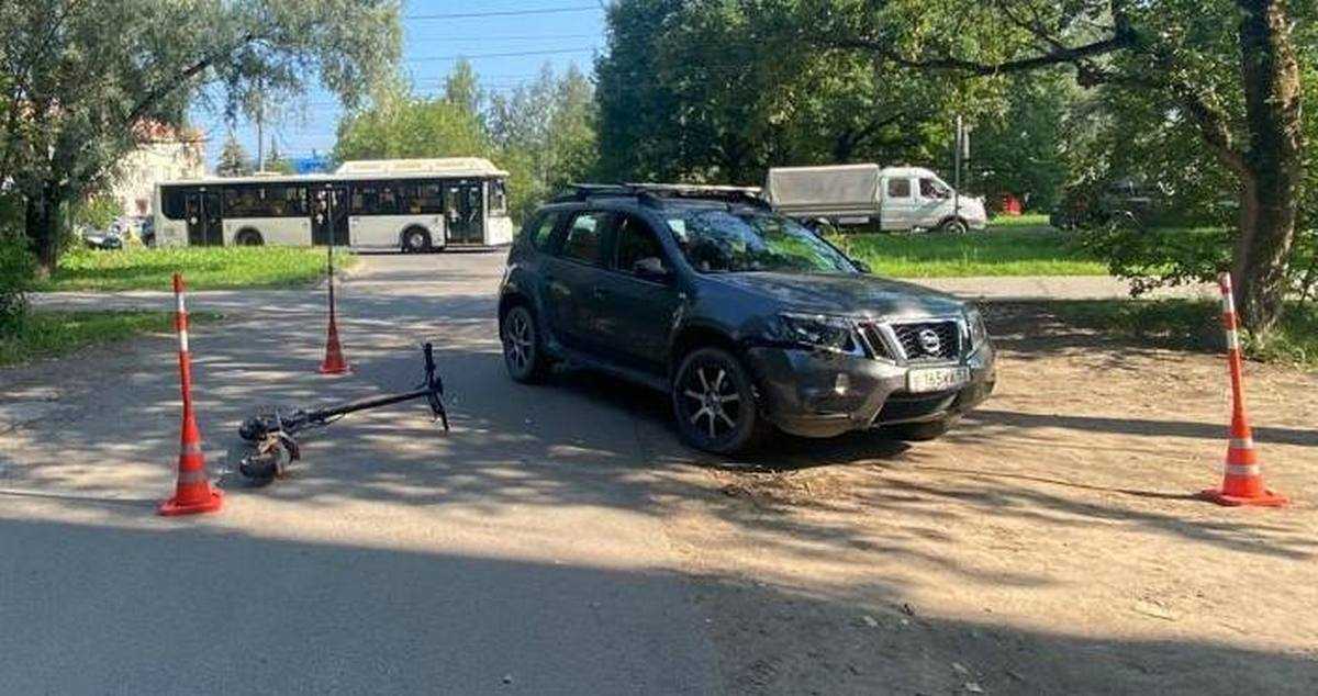Электросамокатчика с различными травмами доставили в травмпункт.