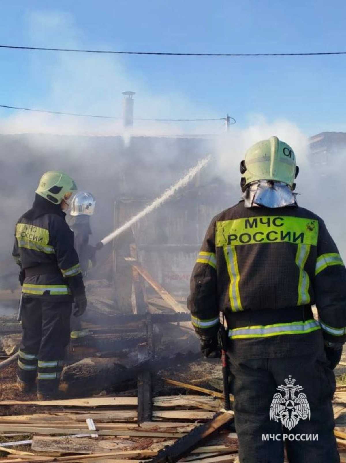 Причины пожаров устанавливают органы дознания.