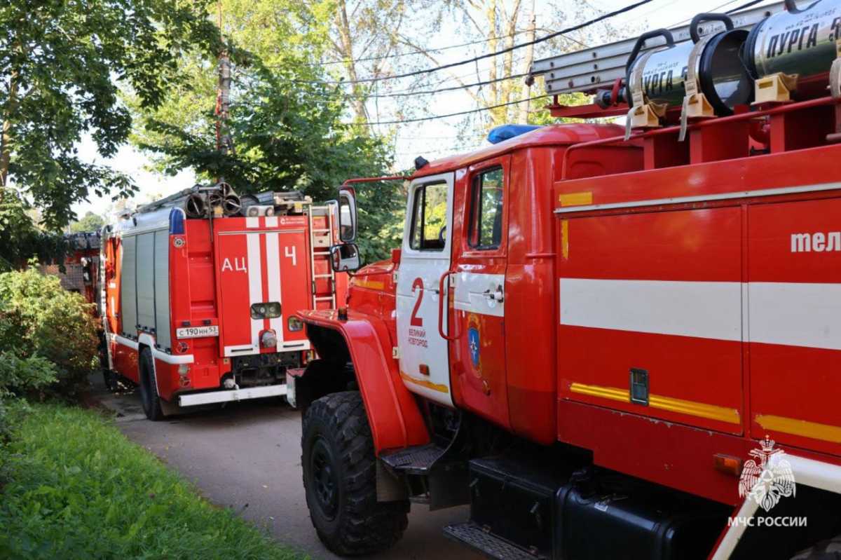 Причину пожара устанавливают органы дознания.