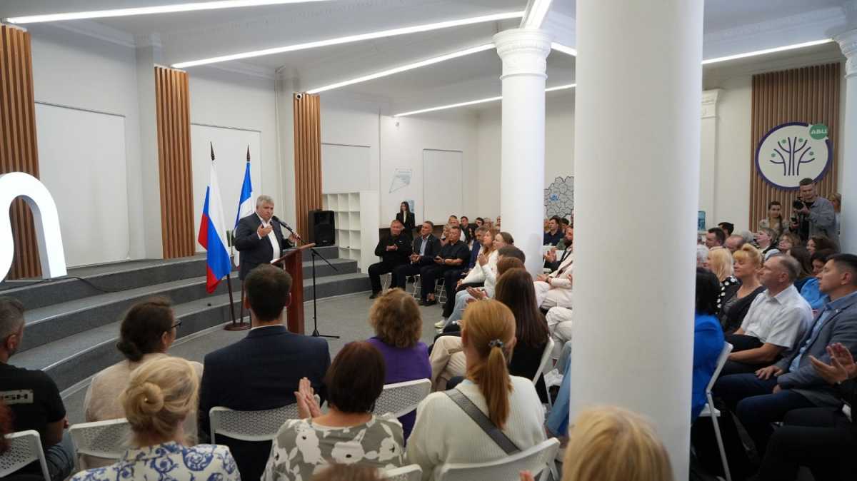 На встрече прозвучали вопросы, волнующие жителей Великого Новгорода.