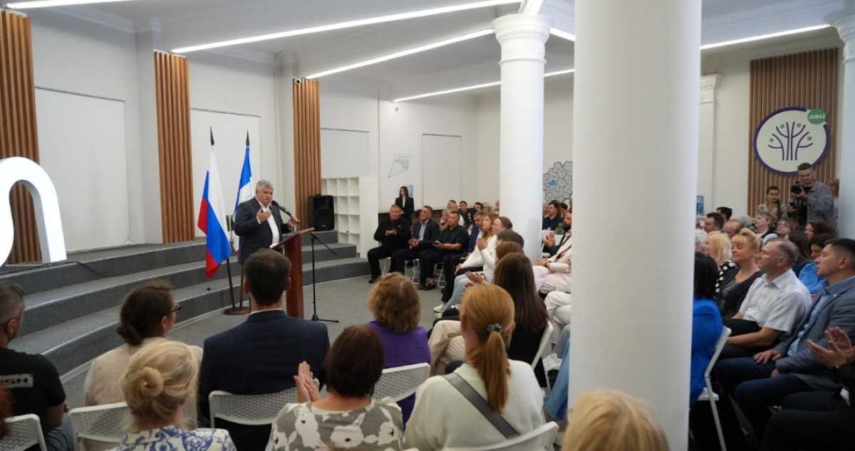 Александр Дронов провёл встречу с жителями Великого Новгорода.