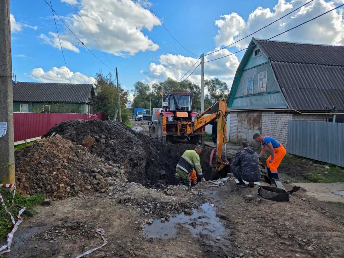 В Старой Руссе начали капитальный ремонт центрального водовода