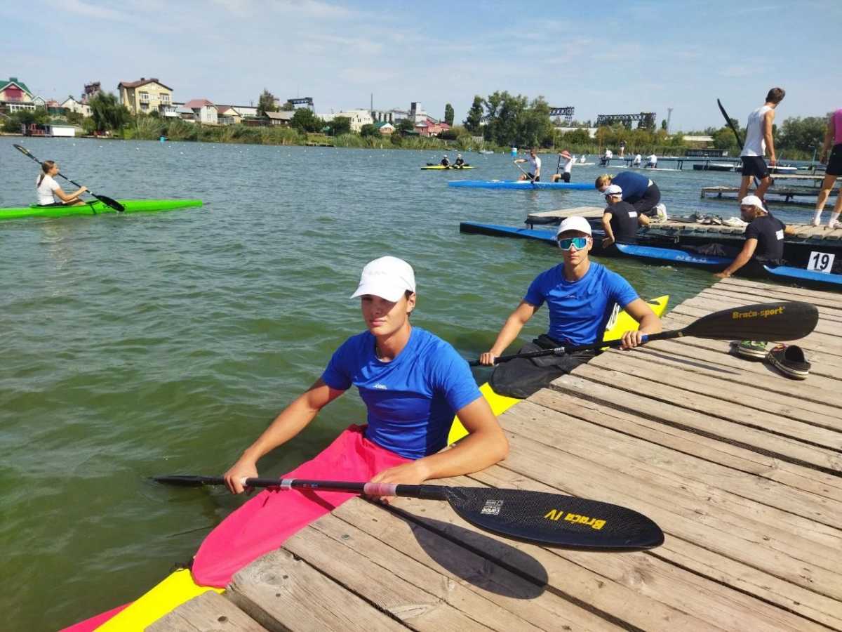 Спортсмены занимаются под руководством тренеров Натальи Иваник и Александра Иваника.