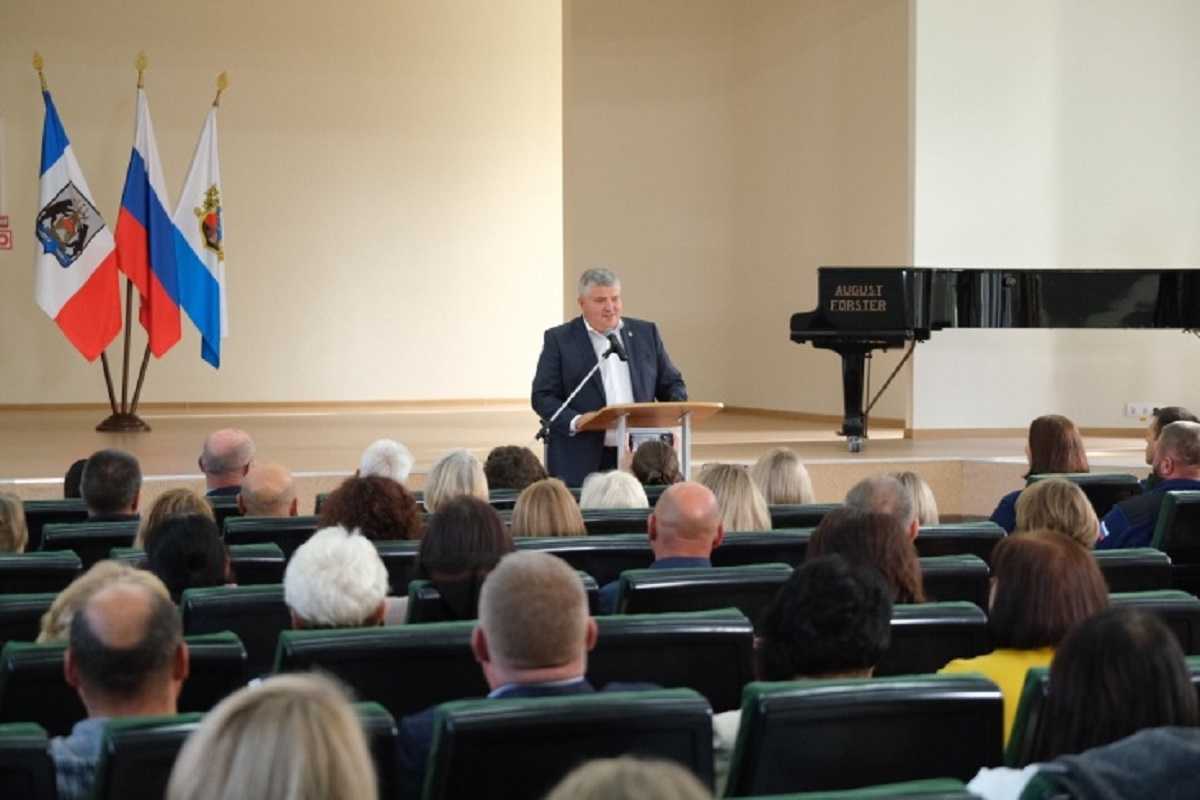 Врио губернатора дал поручение проработать вопрос дополнительных мер поддержки почётных доноров.