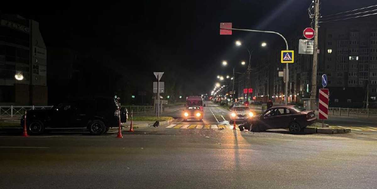 Бригада скорой помощи доставила пострадавшего в областную больницу.