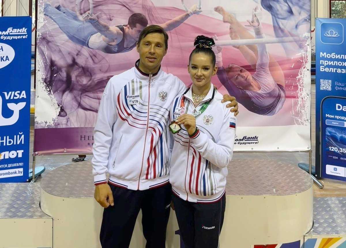 Мария Агафонова со своим тренером Антоном Крапивиным.