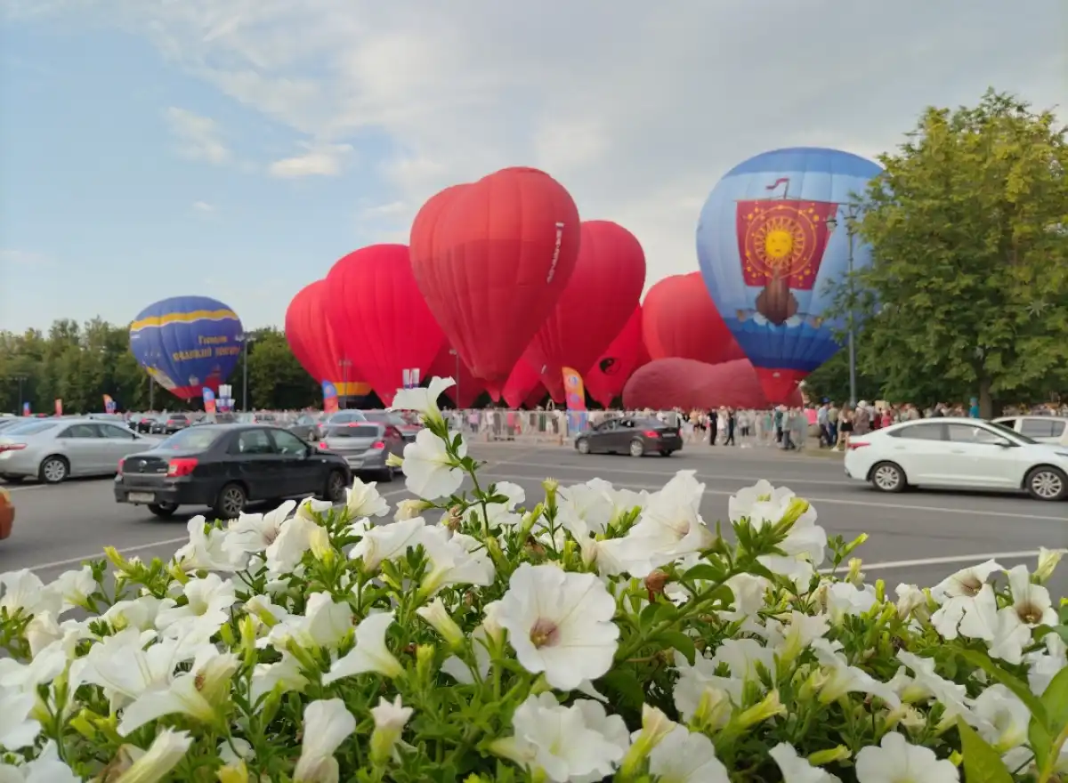 Ежегодно на площади Победы-Софийской проводят около 35 массовых мероприятий.