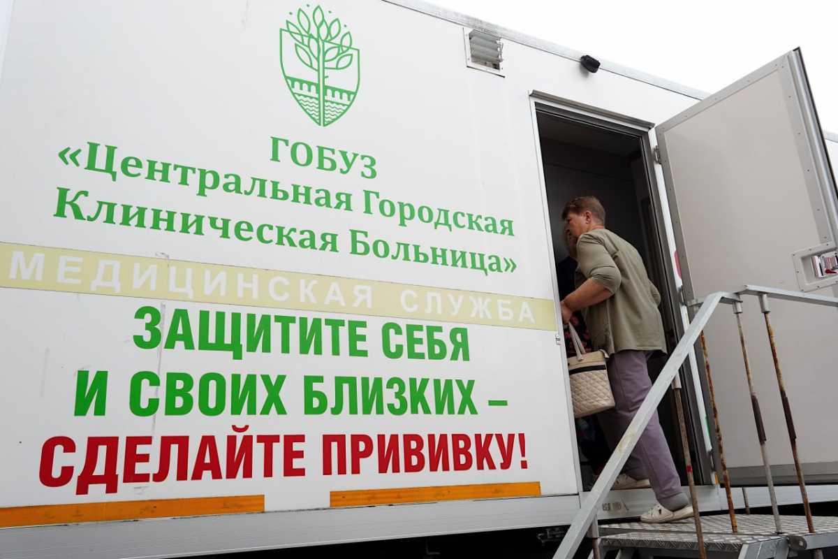 Прививки можно сделать без записи к врачу и визита в поликлинику.