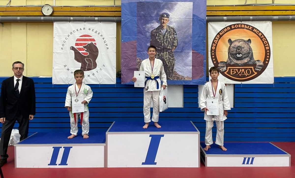Среди юношей до 16 лет в весовой категории 38 кг победителем стал Захар Голубцов.