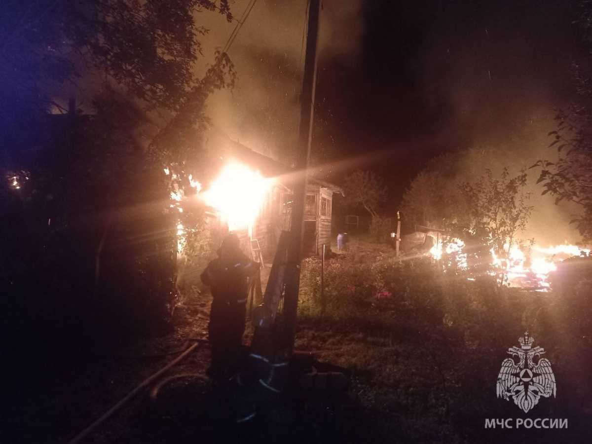 Причины пожаров устанавливают органы дознания.