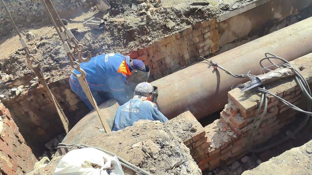 В межотопительный период в областном центре теплоэнергетики обновили почти 2 км тепловых сетей и сет