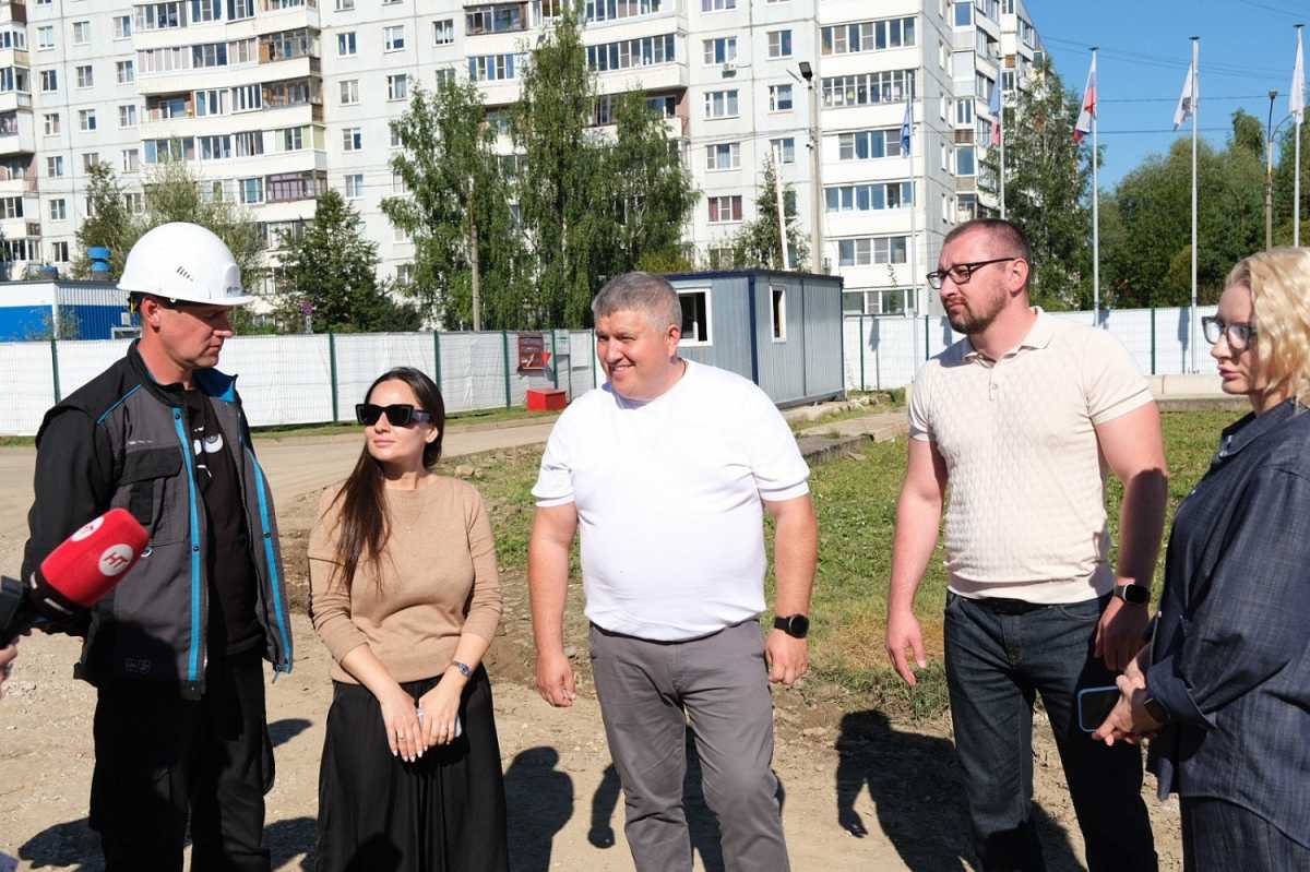 Строительство гимнастического центра в Великом Новгороде началось весной 2025 года.