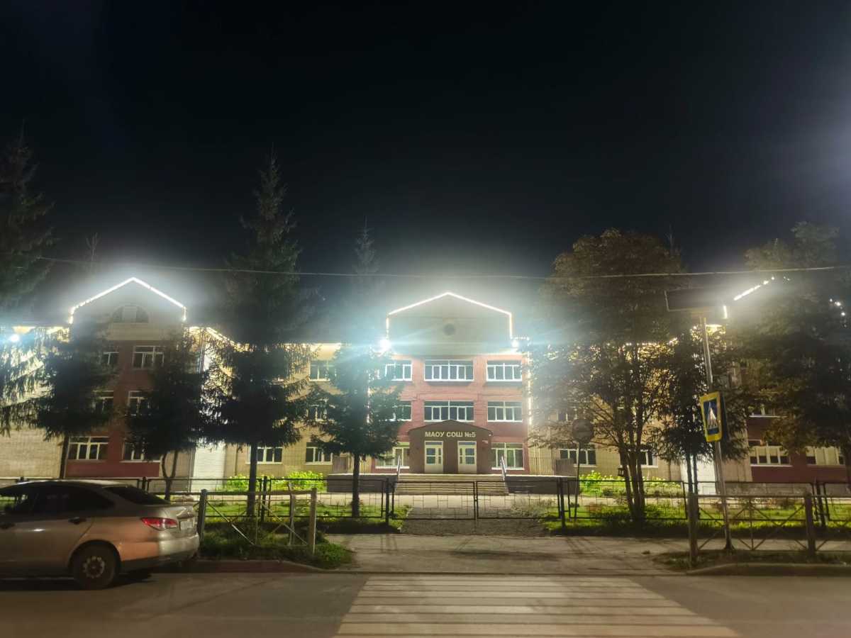 Подсветка появится также на городской библиотеке и спортшколе.