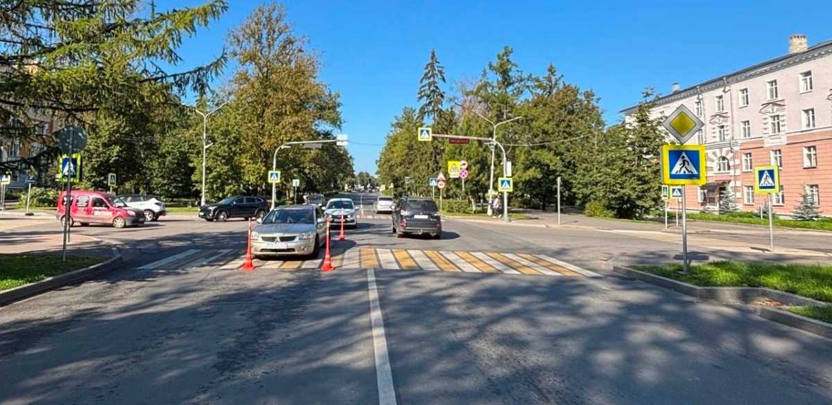 Пешеход с телесными повреждениями доставлена бригадой скорой медицинской помощи в ЦГКБ №1 Великого Н