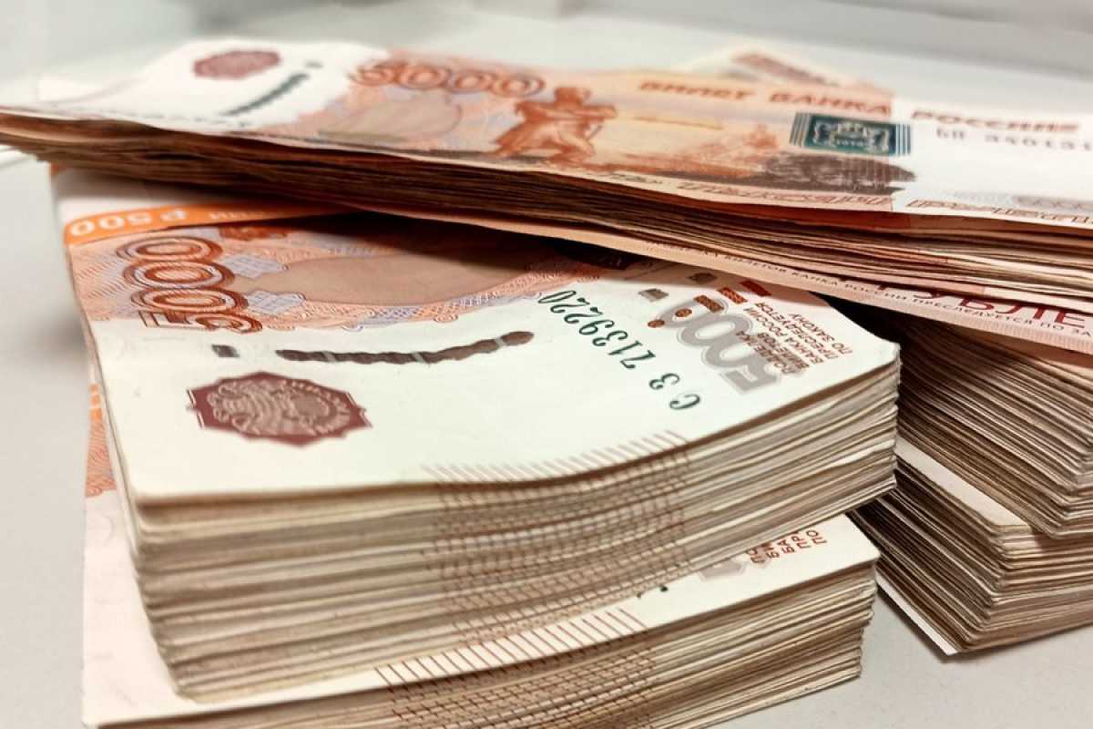 Для первичного получения выписки из ЕГРН нужно обратиться в налоговый орган с заявлением о постановк