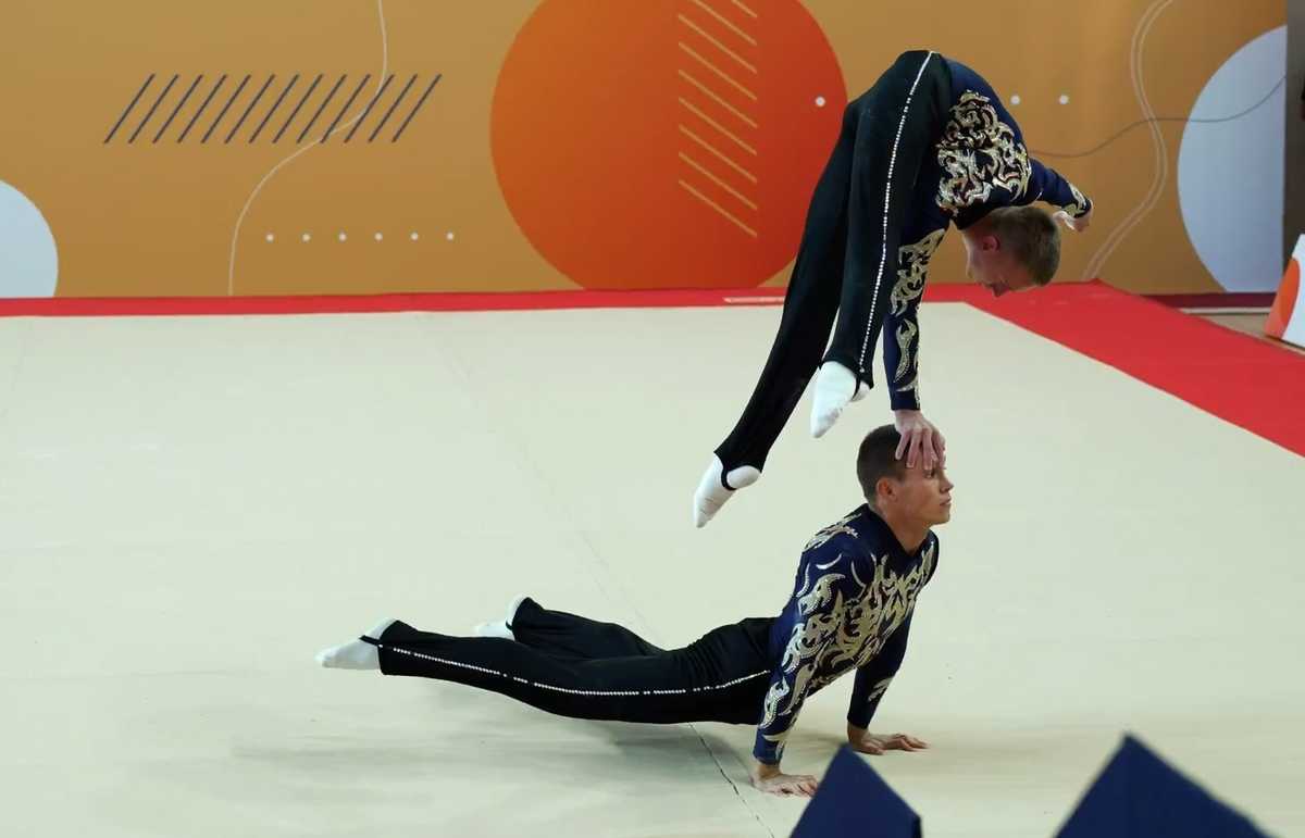 В состязаниях мужских пар победителями стали новгородцы Владислав Глевицкий и Роман Грищенко.