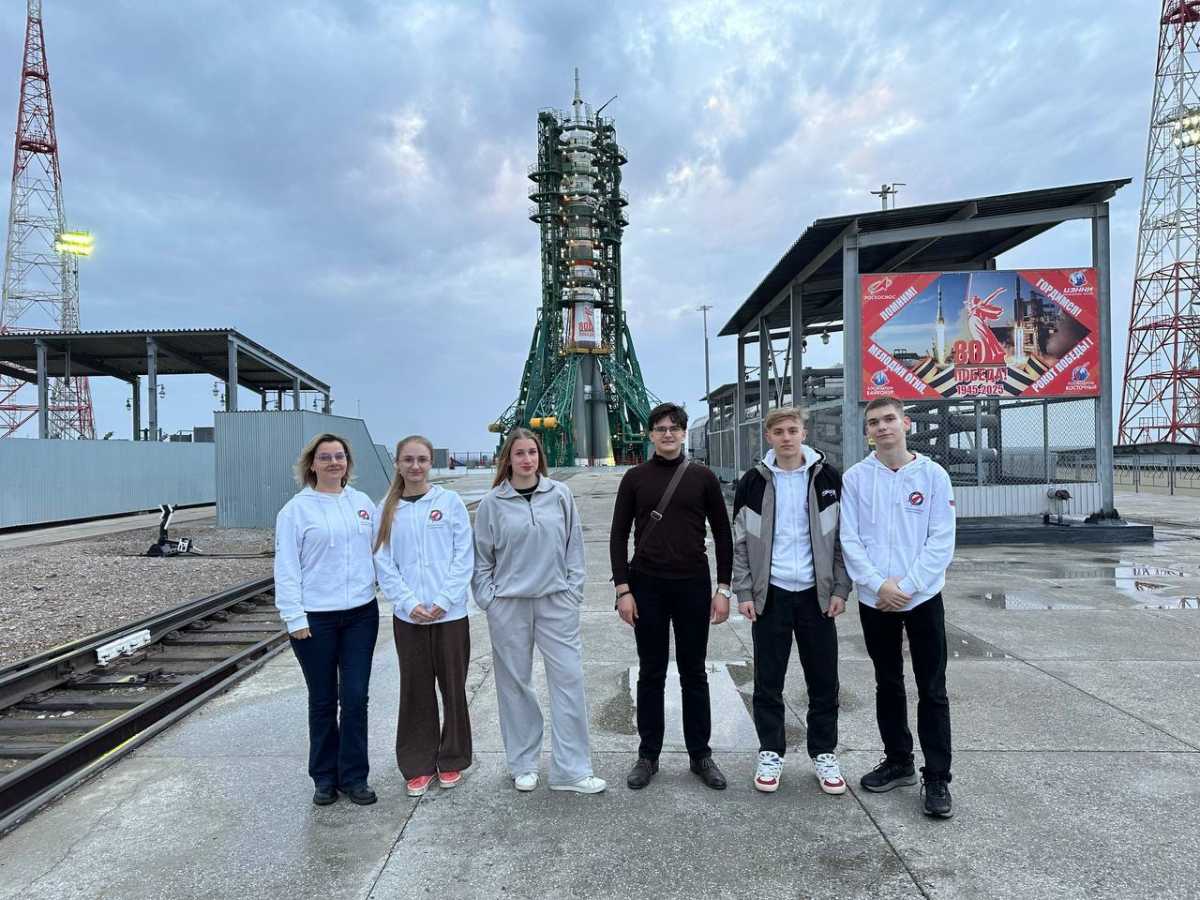 Победители прошлого года Максим Гусенков, Глеб Епифанов, Полина Климова, Софья Никитина из Великого