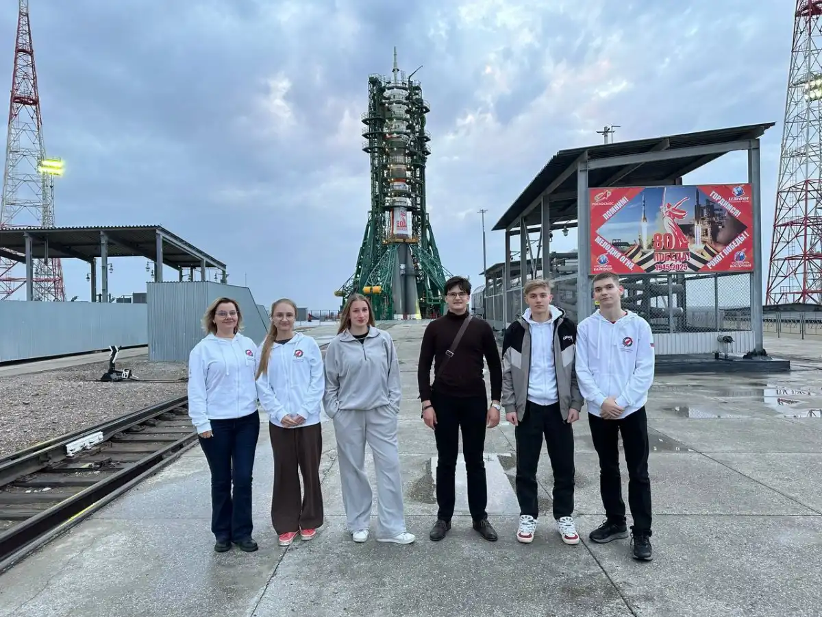 Победители прошлого года Максим Гусенков, Глеб Епифанов, Полина Климова, Софья Никитина из Великого