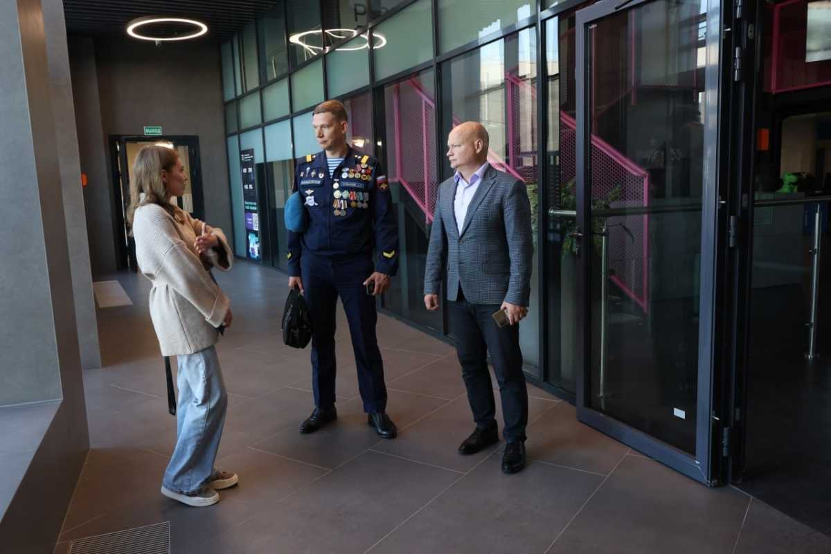 На экскурсии гостям продемонстрировали современный образовательный корпус, пространство для масштабн