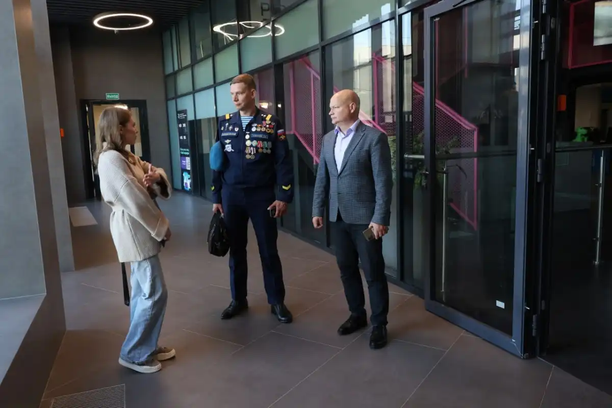 На экскурсии гостям продемонстрировали современный образовательный корпус, пространство для масштабн