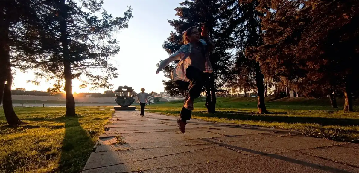 В Великом Новгороде в выходные без осадков, температура воздуха ночами до 10...12°C, в дневные часы