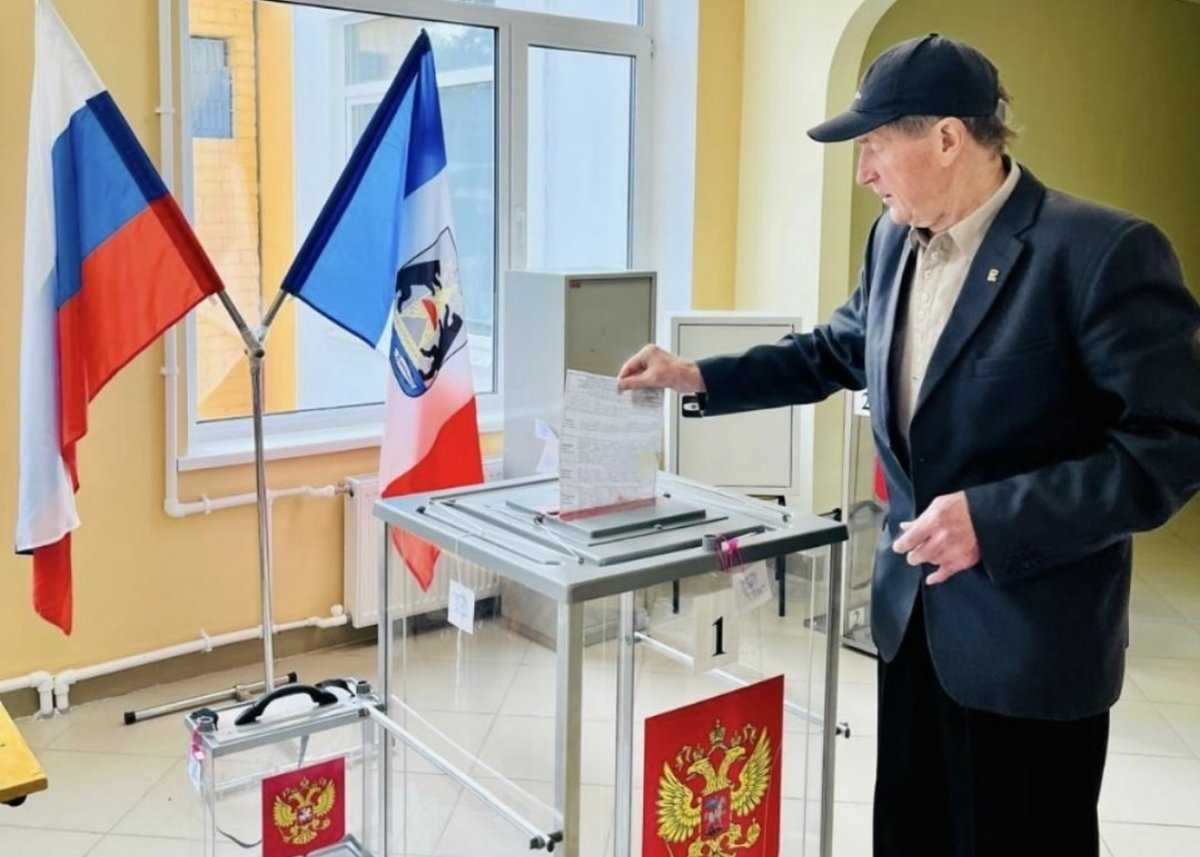 Владимир Васильев призвал жителей округа активно участвовать в выборах и сделать свой выбор за будущ